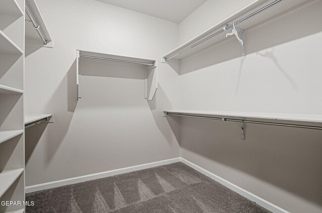 Building Photo - 533 Twilight Dr