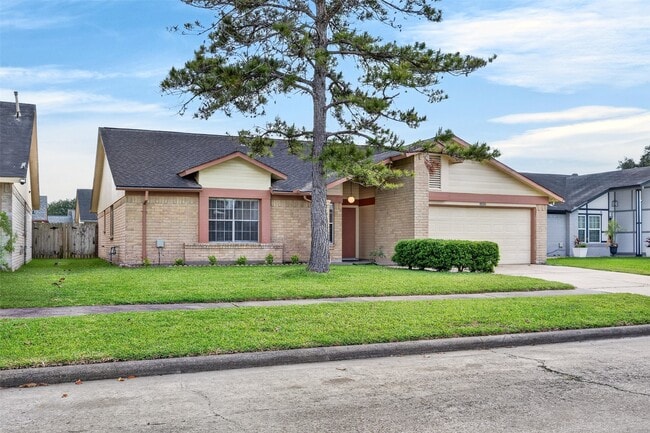 Building Photo - 12047 Plumpoint Dr