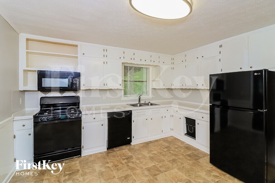 Building Photo - 944 Villa Rica Rd