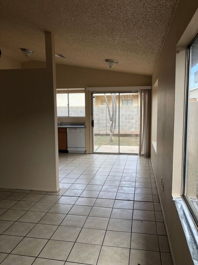 Building Photo - COMING SOON! Adorable 3 Bed 2 Bath in Toll...