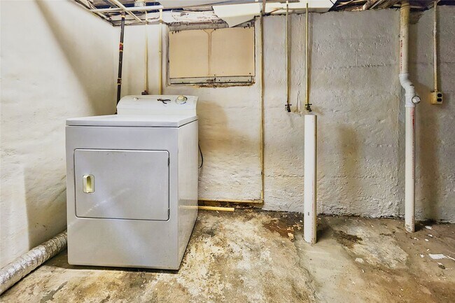 Building Photo - 4154 Schiller Pl