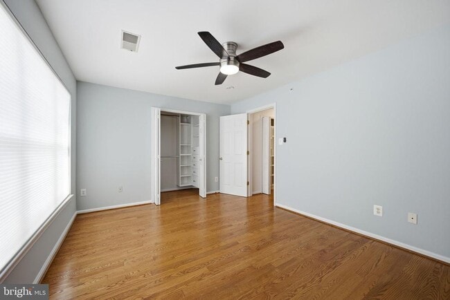 Building Photo - 10793 Symphony Way