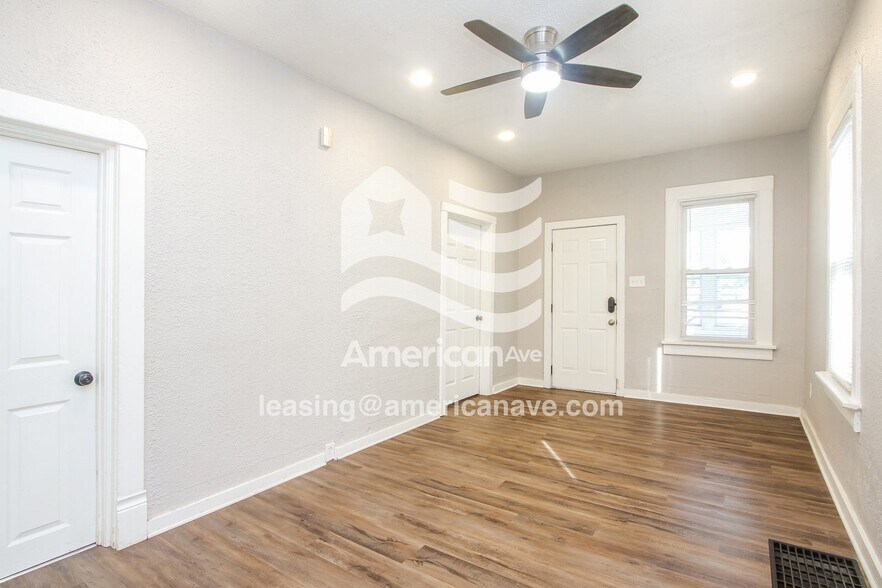 Building Photo - 1732 Draper St