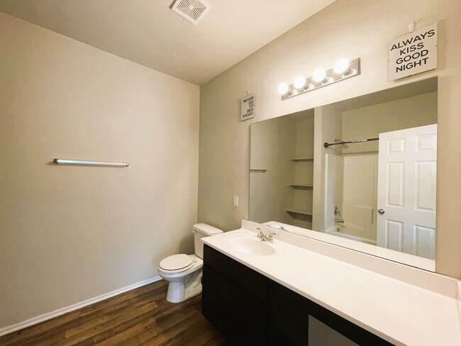 Building Photo - 10012 Wimbledon Ct