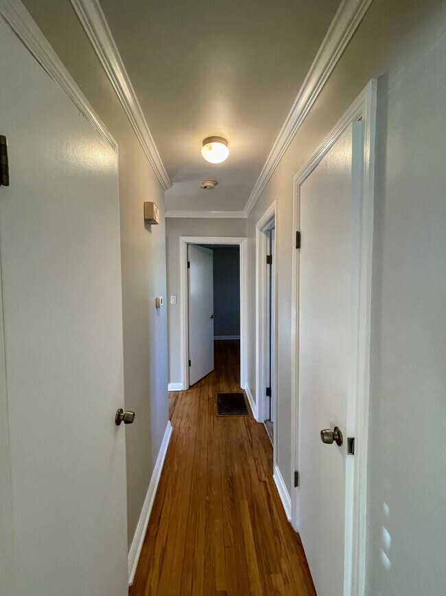 Building Photo - 1921 Stevens Ave NE