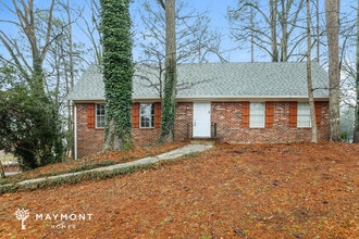 Building Photo - 1684 Regency Pl