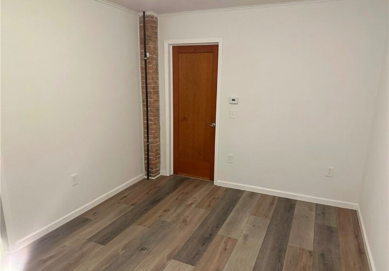 Building Photo - 48 Cowing St