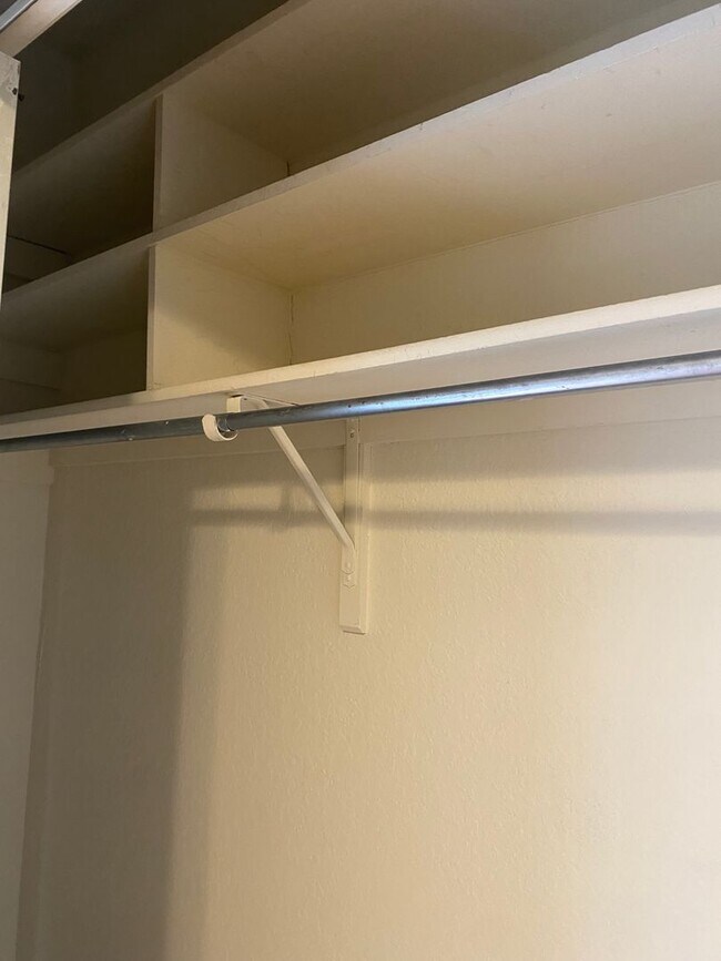 Building Photo - K242 - Croix #219