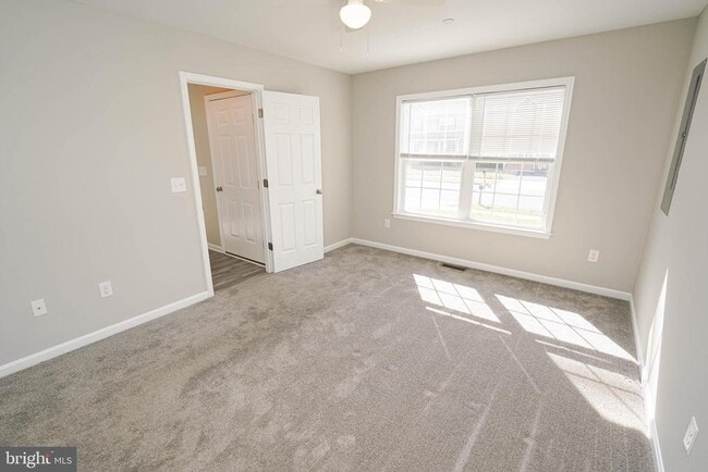 Building Photo - 2005 S Old Mill Dr