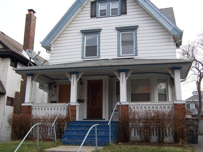 Primary Photo - 3320 N Downer Ave