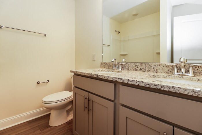 Building Photo - 1124 River Rd