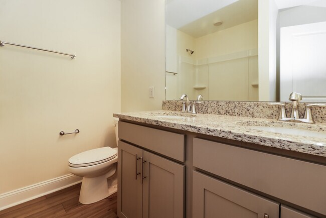 Building Photo - Modern 4 Bedroom in Hanahan