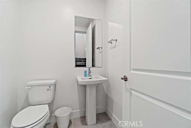 Building Photo - 9337 Astor