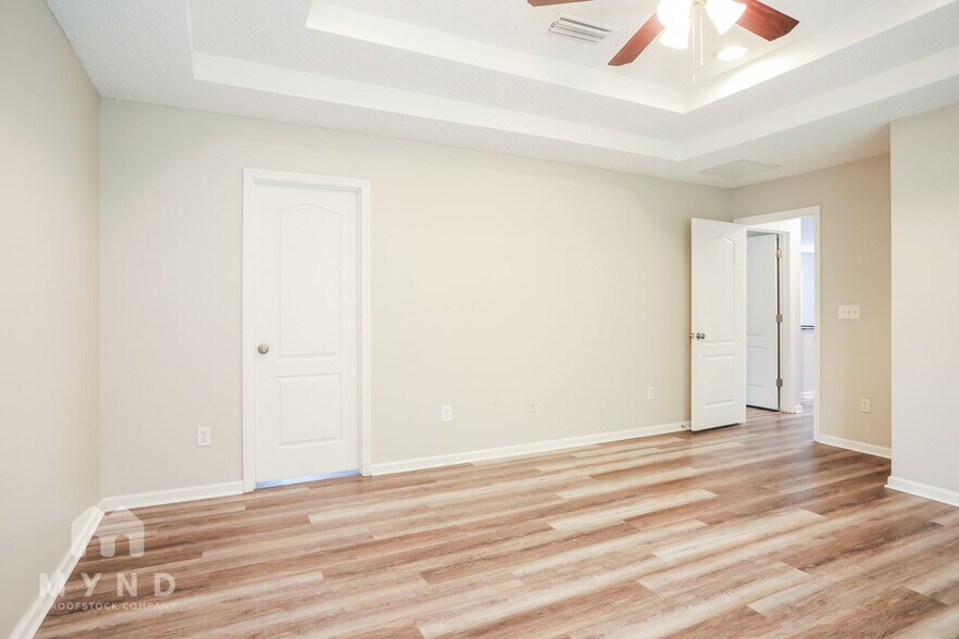 Building Photo - 7032 Beekman Lake Dr