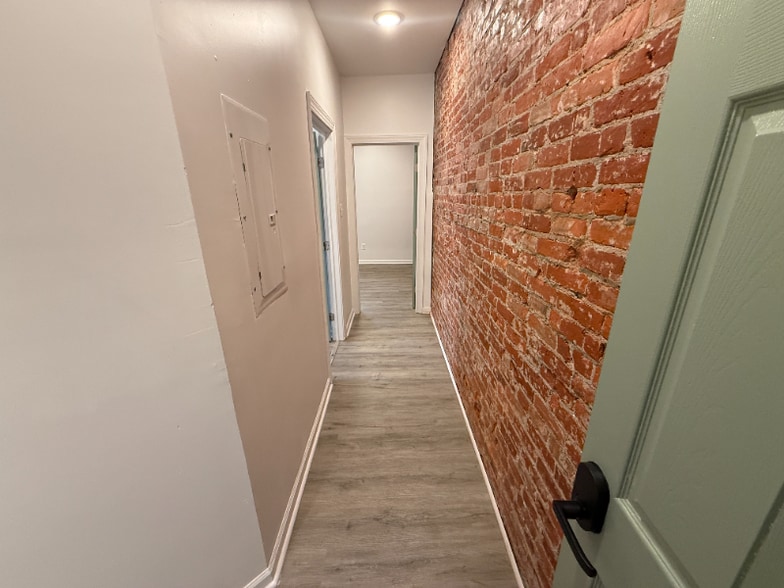 Building Photo - 4626 Westminster Ave