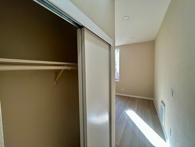 Building Photo - 1010 Grant-2A