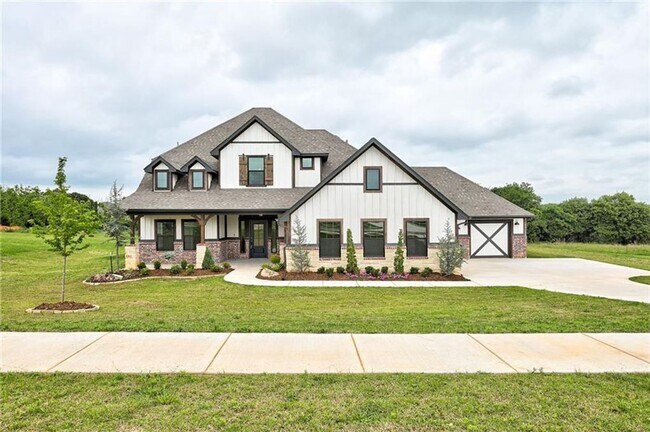 Primary Photo - **Stunning 4 Bed, 4 Bath in Edmond Schools