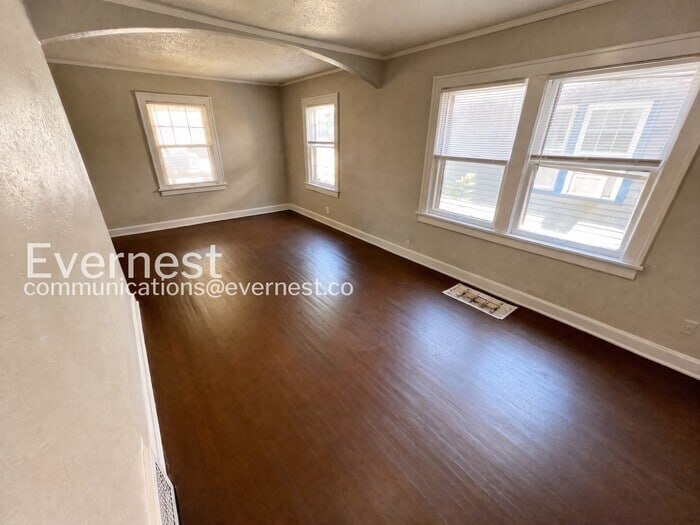 Building Photo - 6019 Park Ave