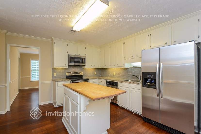 Building Photo - 3761 Apple Way