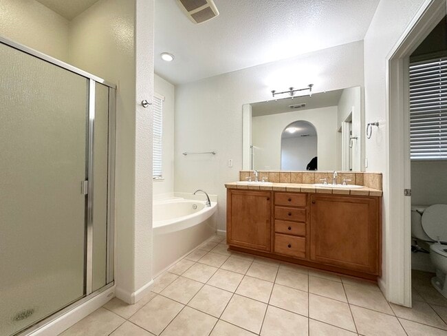 Building Photo - Spacious 3 bedroom 2 bath home in Rancho Cordova!!