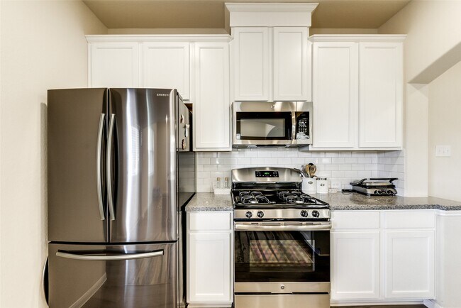 Building Photo - 8407 Hawthorn Vly Ln