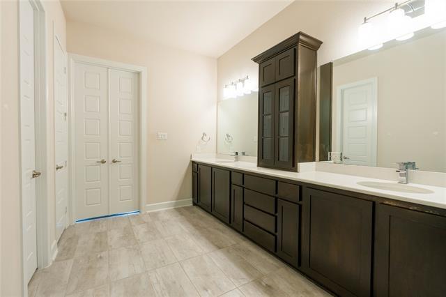 Building Photo - 1008 Peacock Blvd