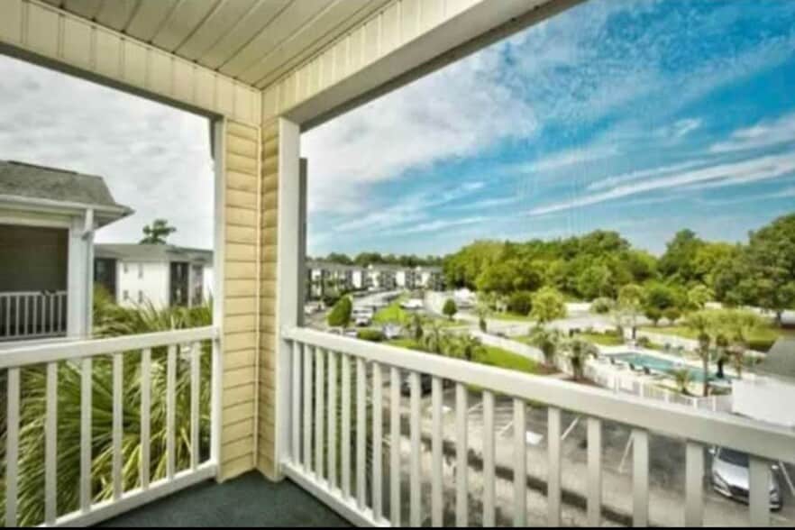 Building Photo - 498 River Oaks Dr