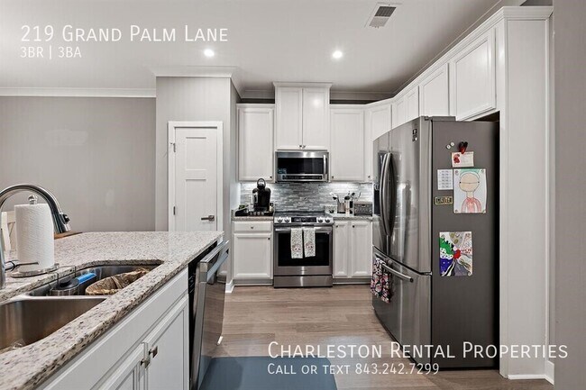 Building Photo - 219 Grand Palm Ln