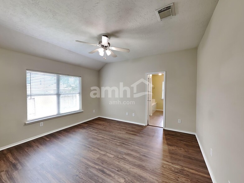 Building Photo - 18491 Sunrise Pines Dr