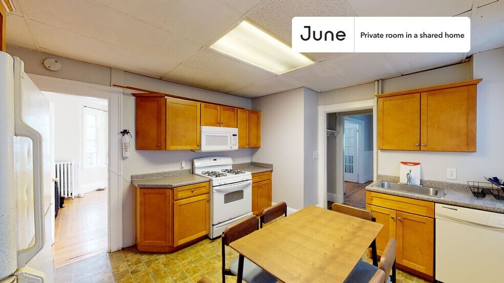 Building Photo - Room in Shared 6 bed/2 bath home