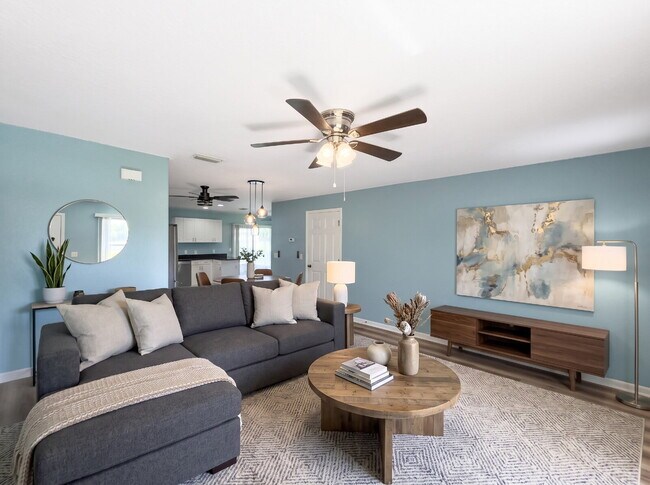 Building Photo - 3 Bed | 2 Bath | 1,200 Sq Ft Single-Family Home  RENT NOW WITH ZERO DEPOSIT on a 12-month lease!