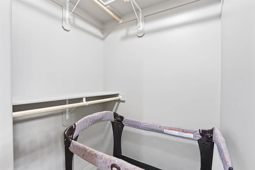 Building Photo - 218 Cliff Swallow Ave