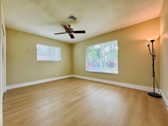 Building Photo - 1780 NW 39th Pl