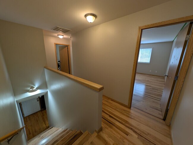 Building Photo - A Gardeners Oasis! 3 Bedroom Townhome for ...
