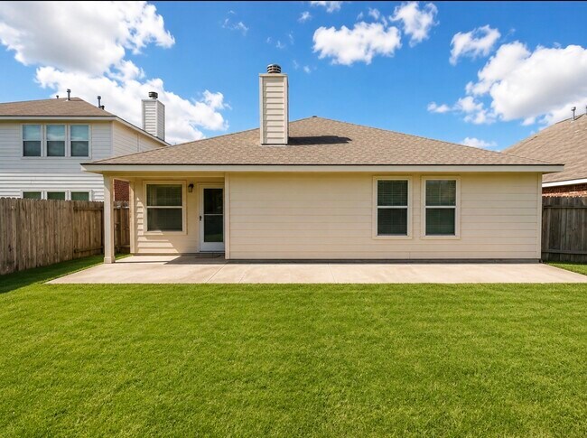 Building Photo - 1318 Colonial Manor Dr