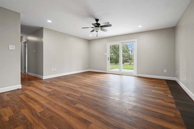 Building Photo - 209 Moss Hill Ln