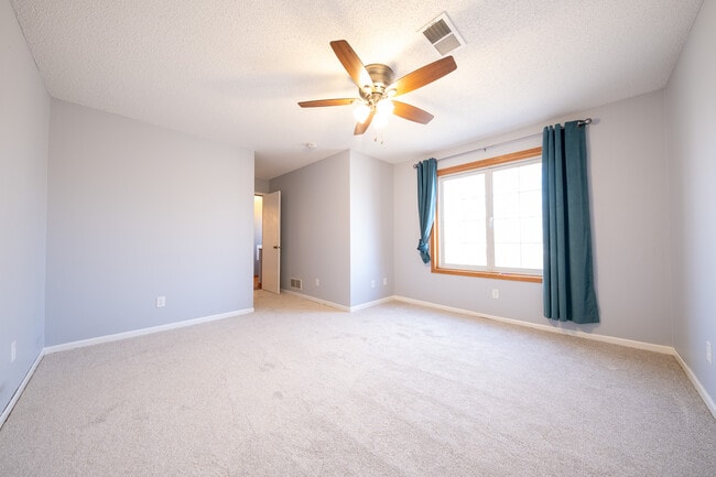 Building Photo - 1039 Fillmore Cir NE