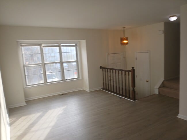 Building Photo - 103 Joyceton Terrace