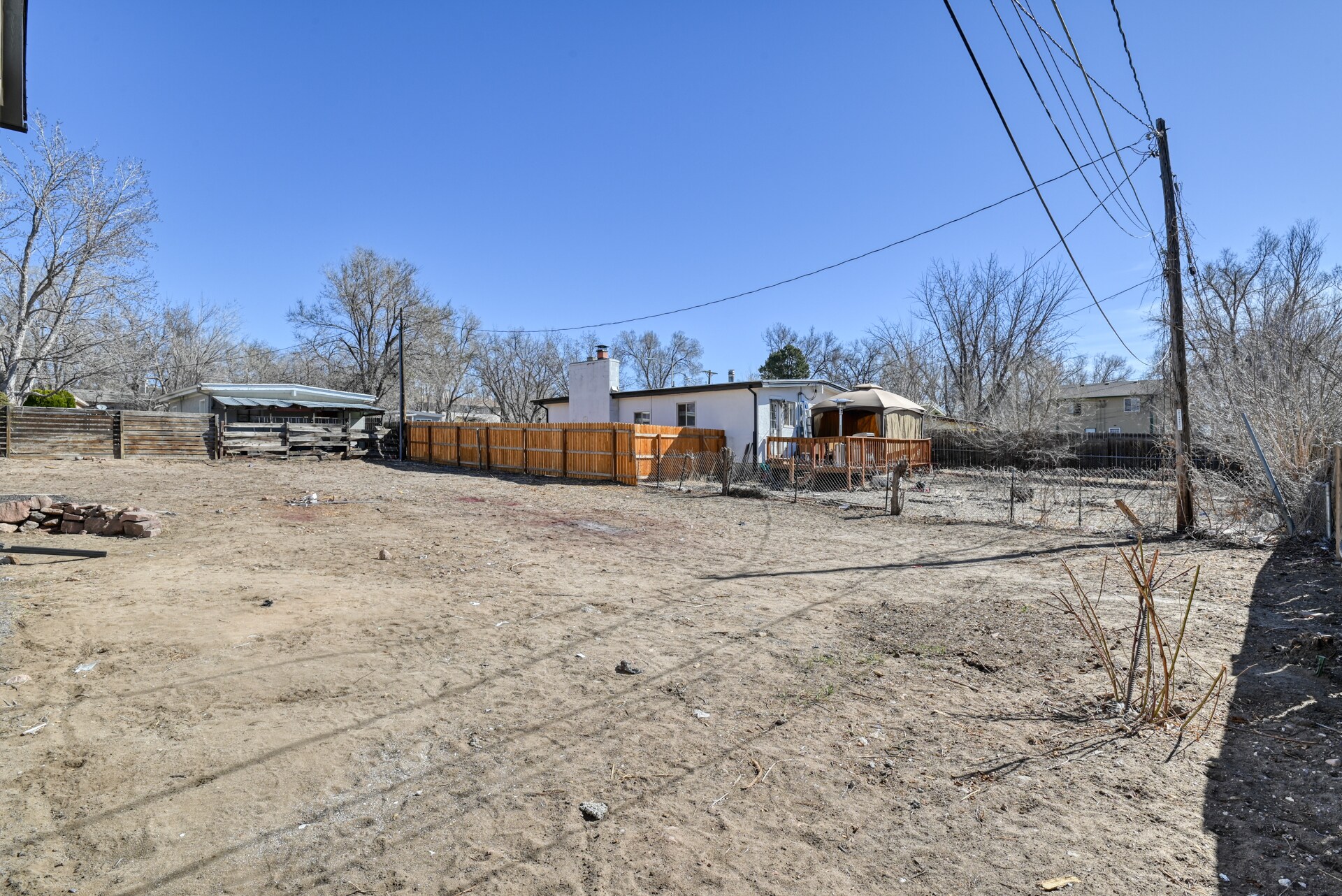 Building Photo - 815 E Hills Rd