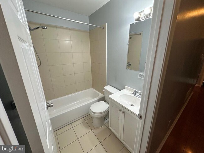 Building Photo - 1230 N 55th St