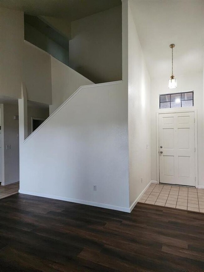 Building Photo - 1953-1955 Glen Ridge Dr