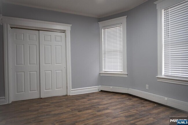 Building Photo - 359 Gregory Ave