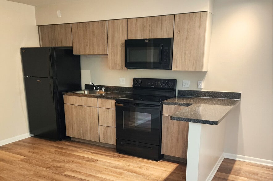 Primary Photo - Brittany Apartments