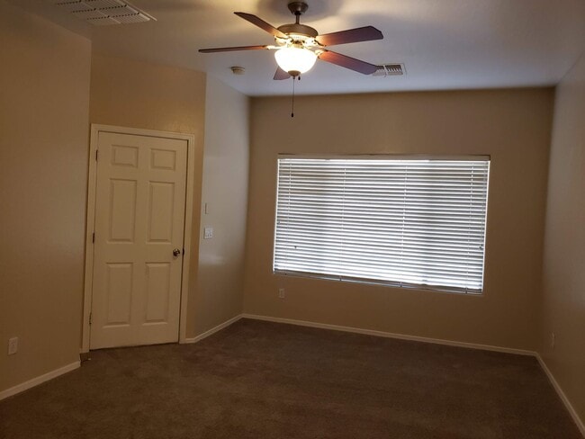 Building Photo - 44714 Alamendras St