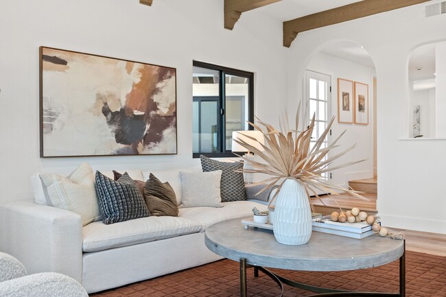 Building Photo - 6803 El Fuerte St