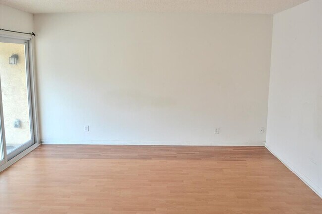 Building Photo - 8237 NW 8th Ct