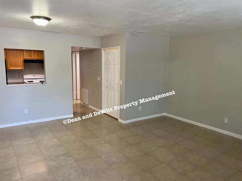Building Photo - 1 Bed/1 Bath - Unit 207