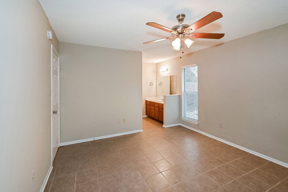 Building Photo - 4210 Brighton Dr