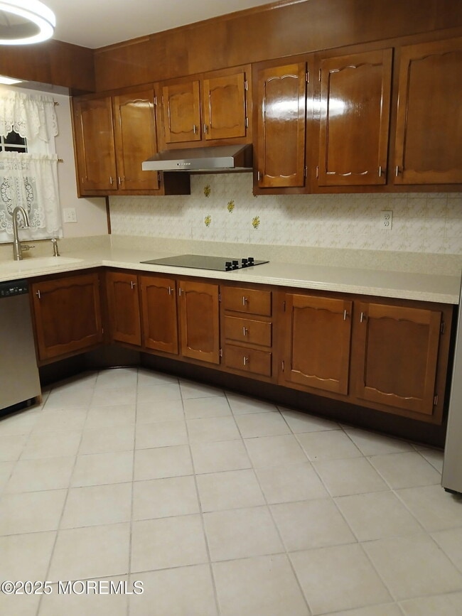 Building Photo - 239D Huntington Dr