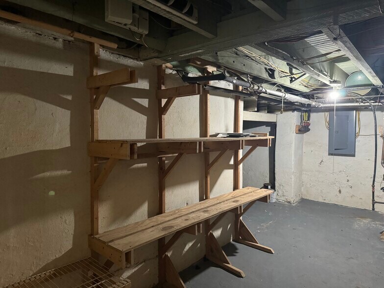 Building Photo - 5709 Melvin St